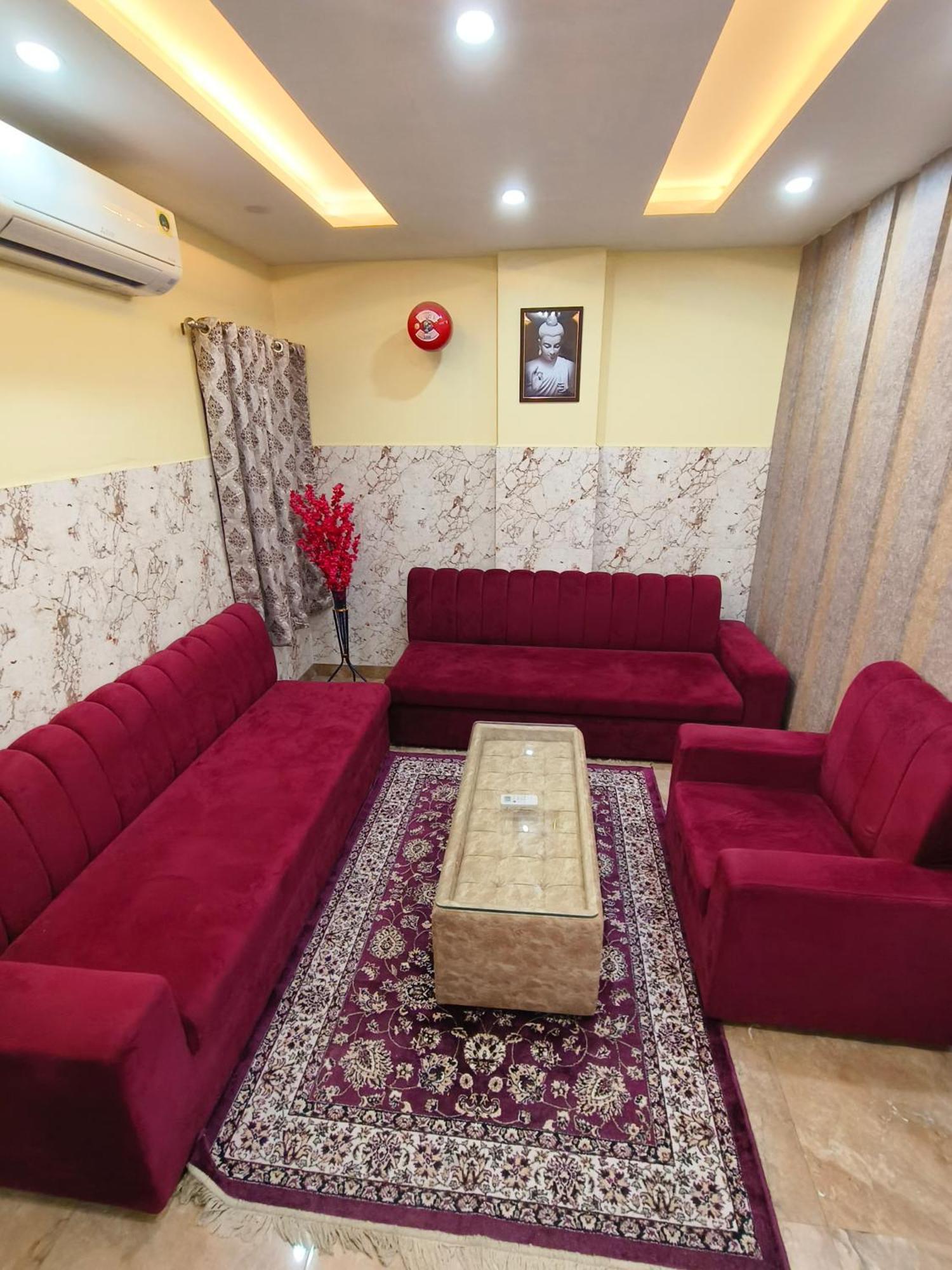 Love hotel Iconic Varanasi