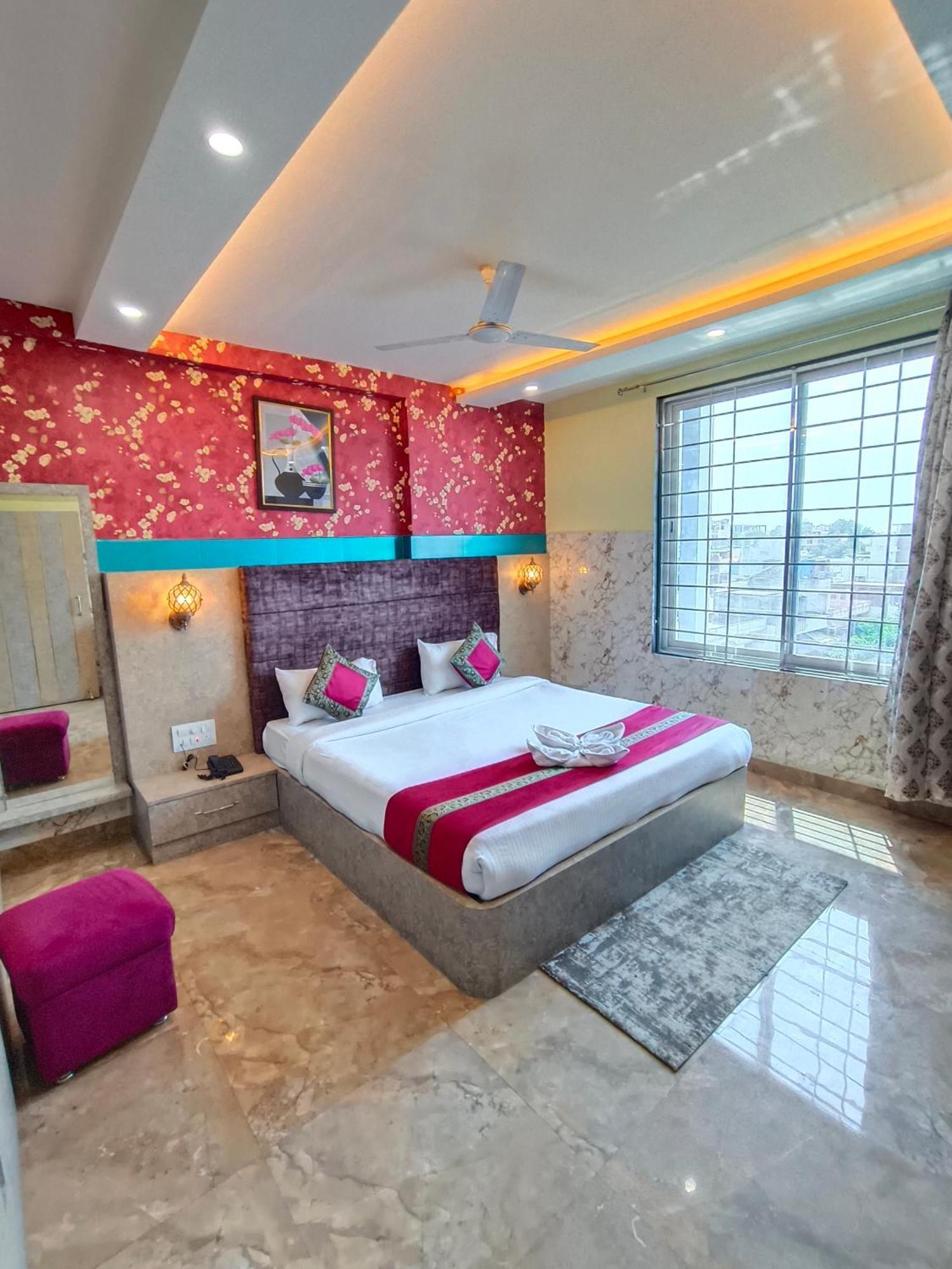 Iconic Love hotel Varanasi