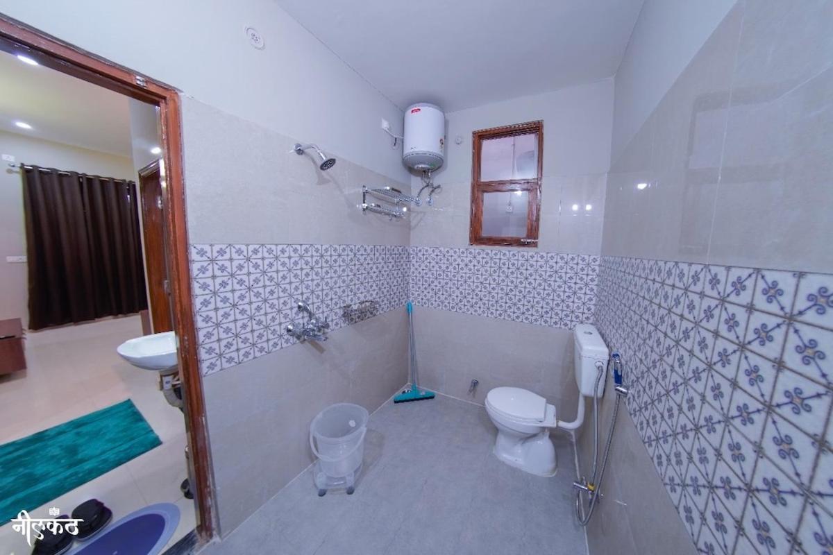 Apartment Neelkanth - 2-bhk Flat Near Bhu *