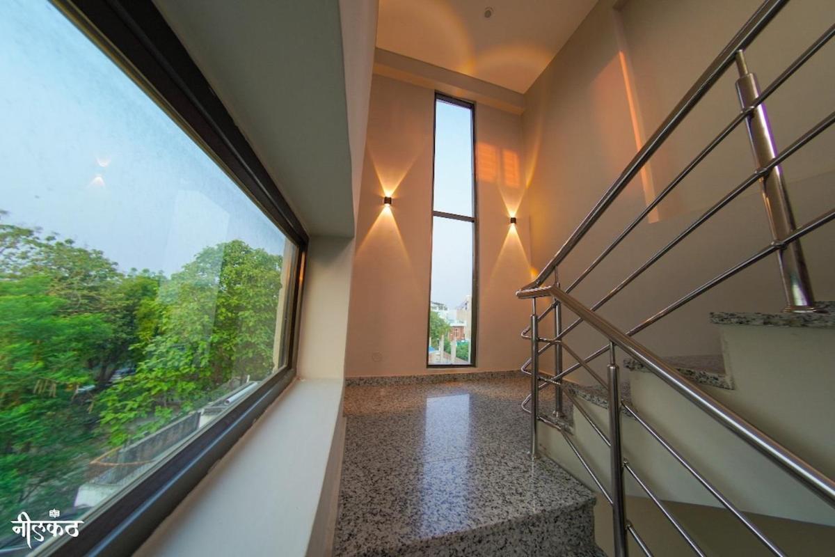 Apartment Neelkanth - 2-bhk Flat Near Bhu *