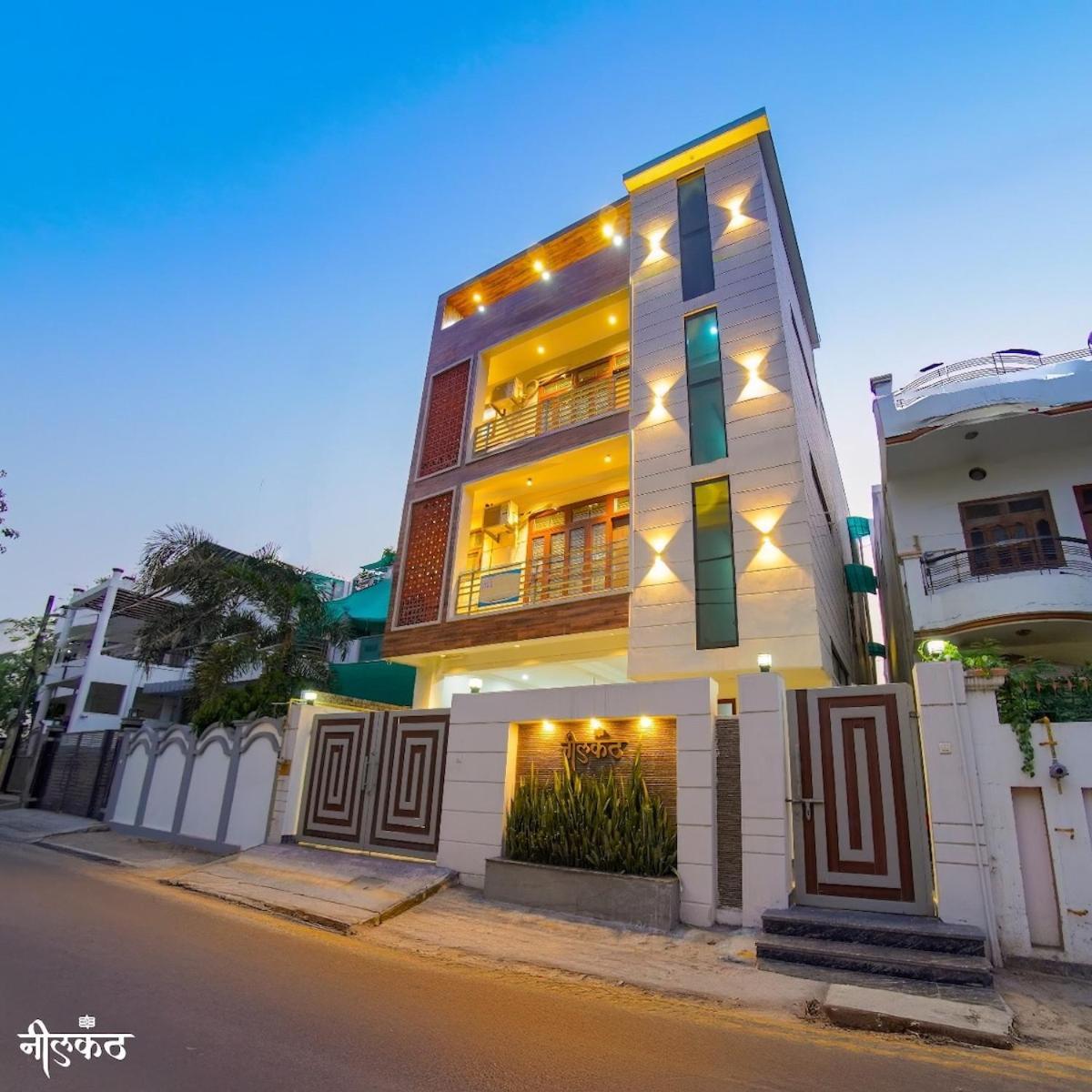 Neelkanth - 2-bhk Flat Near Bhu *