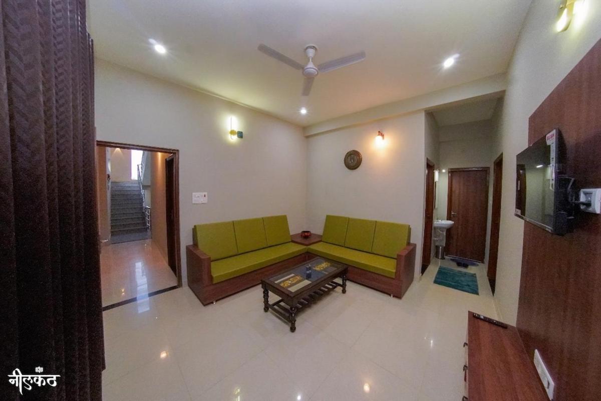 Neelkanth - 2-bhk Flat Near Bhu Apartment *