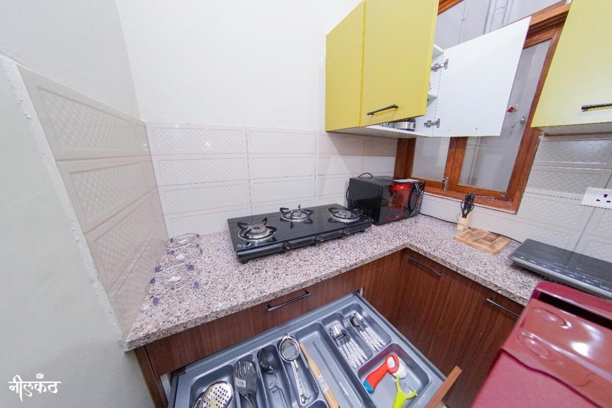 Neelkanth - 2-bhk Flat Near Bhu Apartment