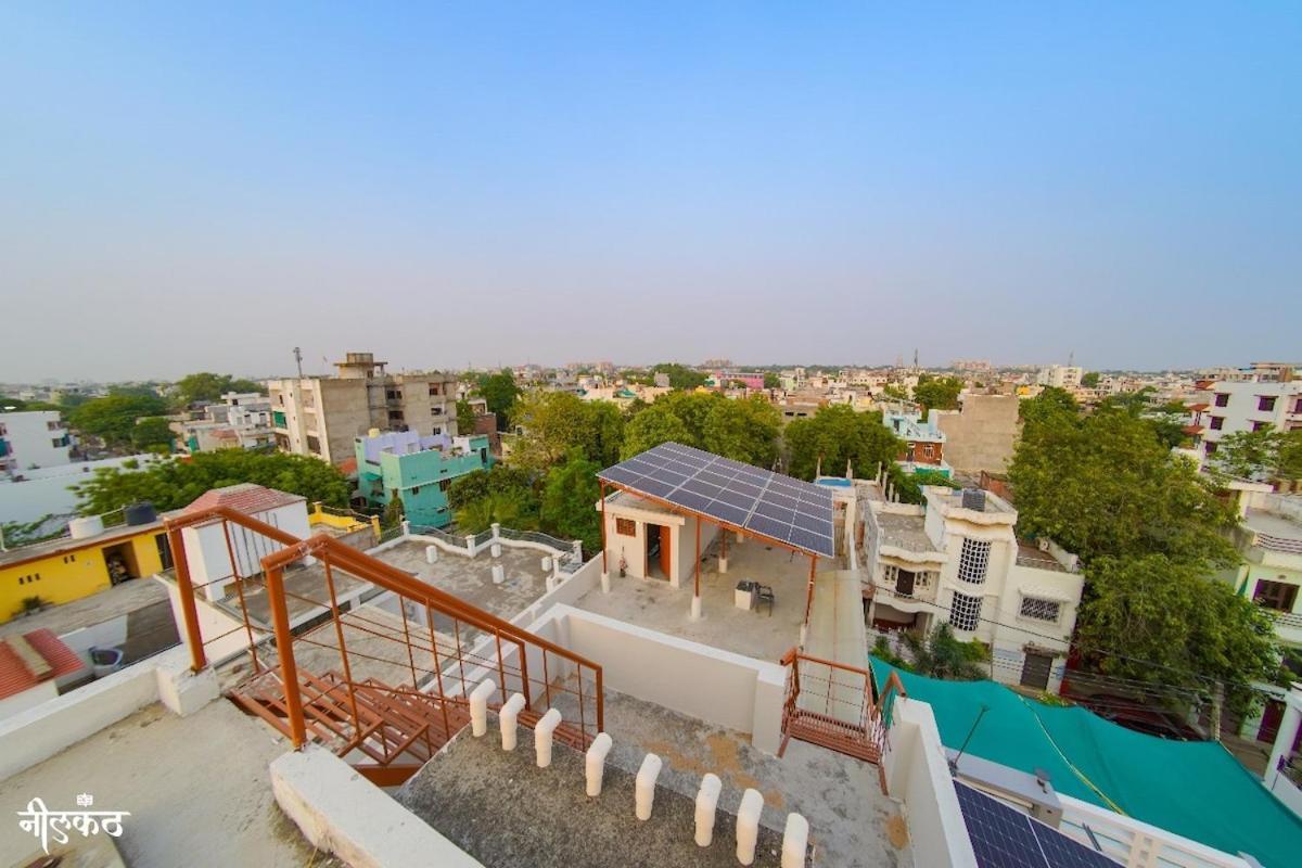 Neelkanth - 2-bhk Flat Near Bhu Apartment *