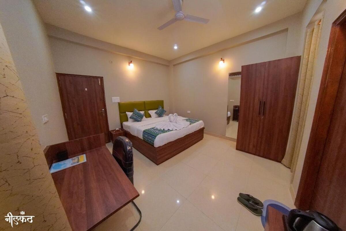 Apartment Neelkanth - 2-bhk Flat Near Bhu Varanasi