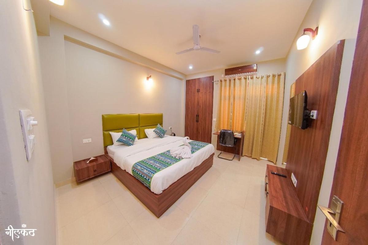 Apartment Neelkanth - 2-bhk Flat Near Bhu *