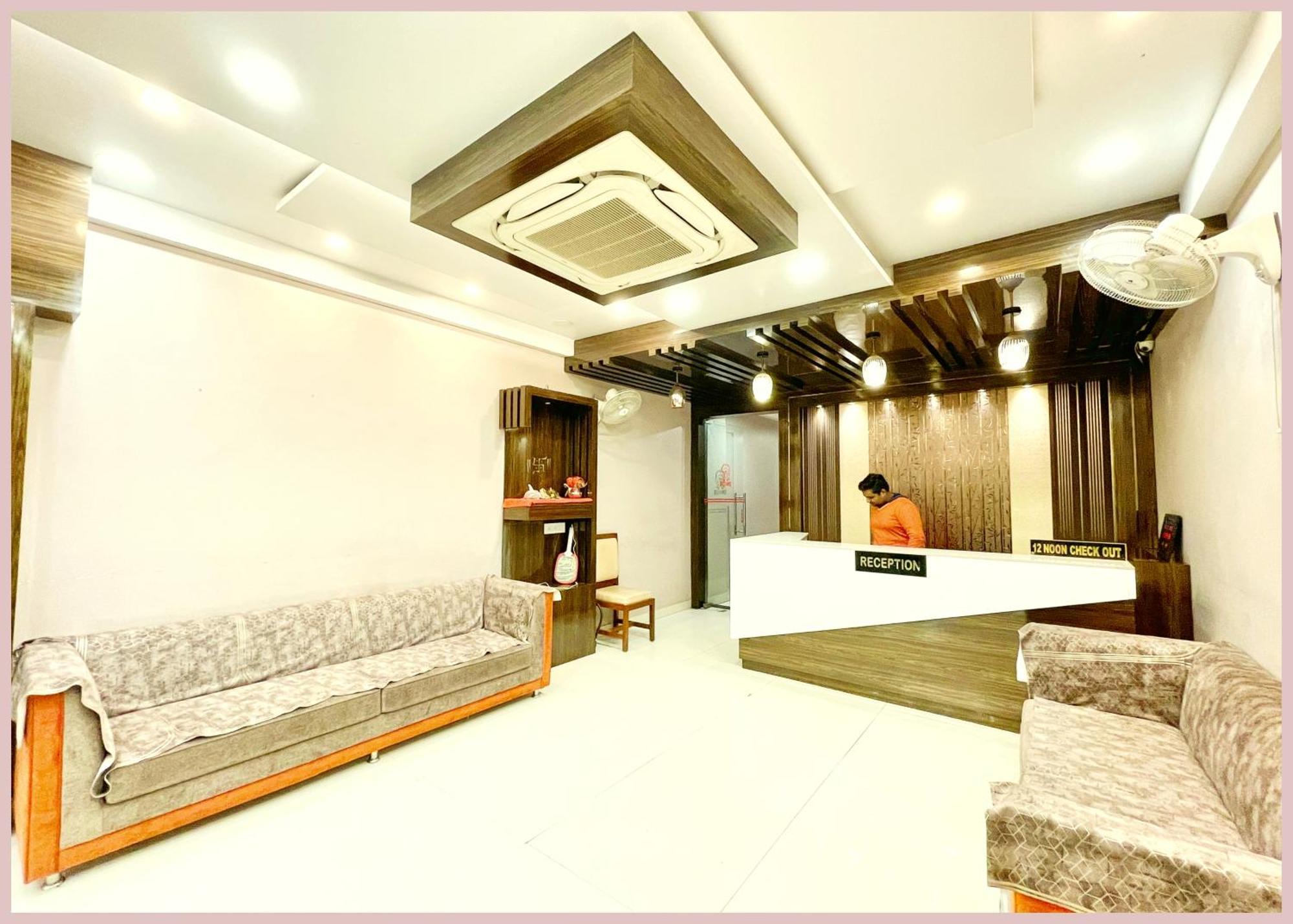 Vns - Ndp ! Palace - Warm Hospitality & Comfortable In - Near Kashi Vishwanath Temple - In Varanasi