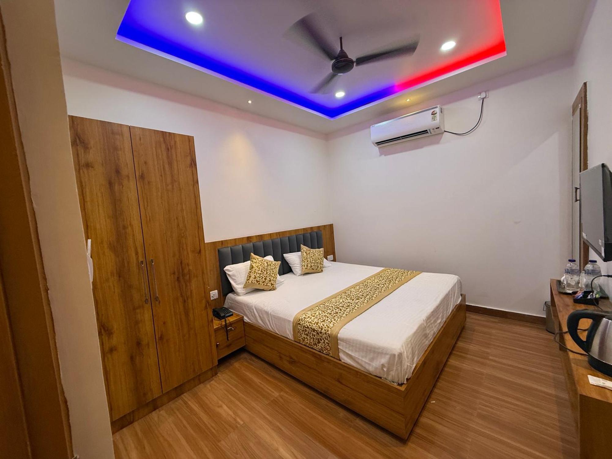 Kennedia International Hotal &