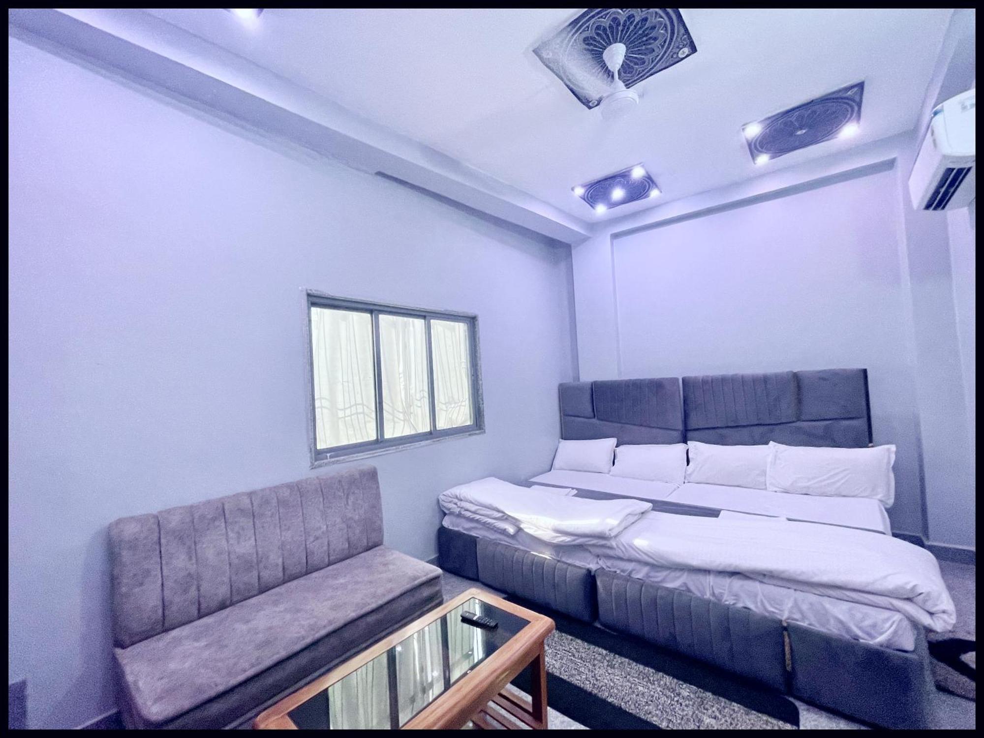 Varanasi Luxury Premium Guest House New Pgh ! Near Kashi Vishwanath Temple And Ganga Ghat With #Wi-Fi #Room Service - Fully Air Conditioned Rooms & Prime Location - Best Hotel In Varanasi * Varanasi