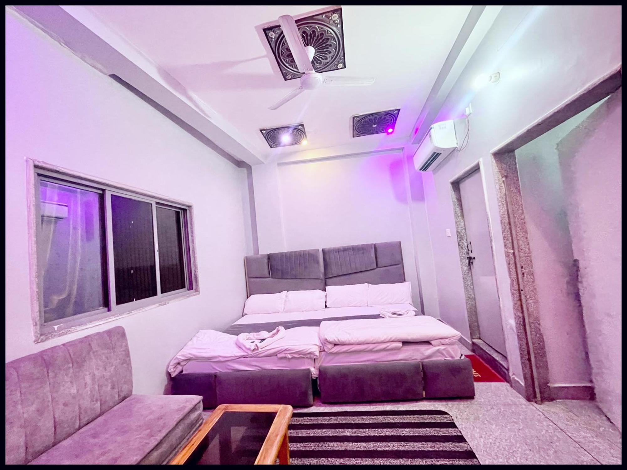 Varanasi Luxury Premium Guest House New Pgh ! Near Kashi Vishwanath Temple And Ganga Ghat With #Wi-Fi #Room Service - Fully Air Conditioned Rooms & Prime Location - Best Hotel In Varanasi
