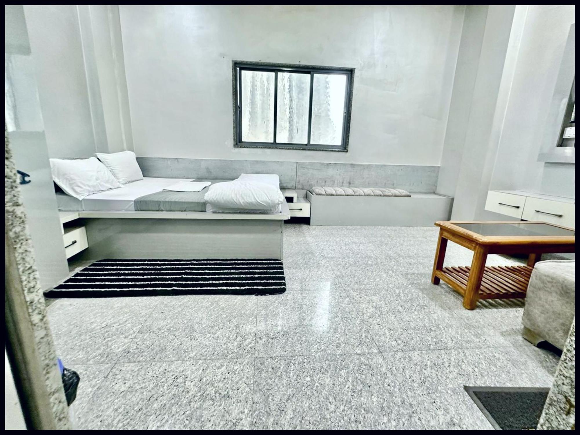 Varanasi Luxury Premium Guest House New Pgh ! Near Kashi Vishwanath Temple And Ganga Ghat With #Wi-Fi #Room Service - Fully Air Conditioned Rooms & Prime Location - Best Hotel In Varanasi Varanasi
