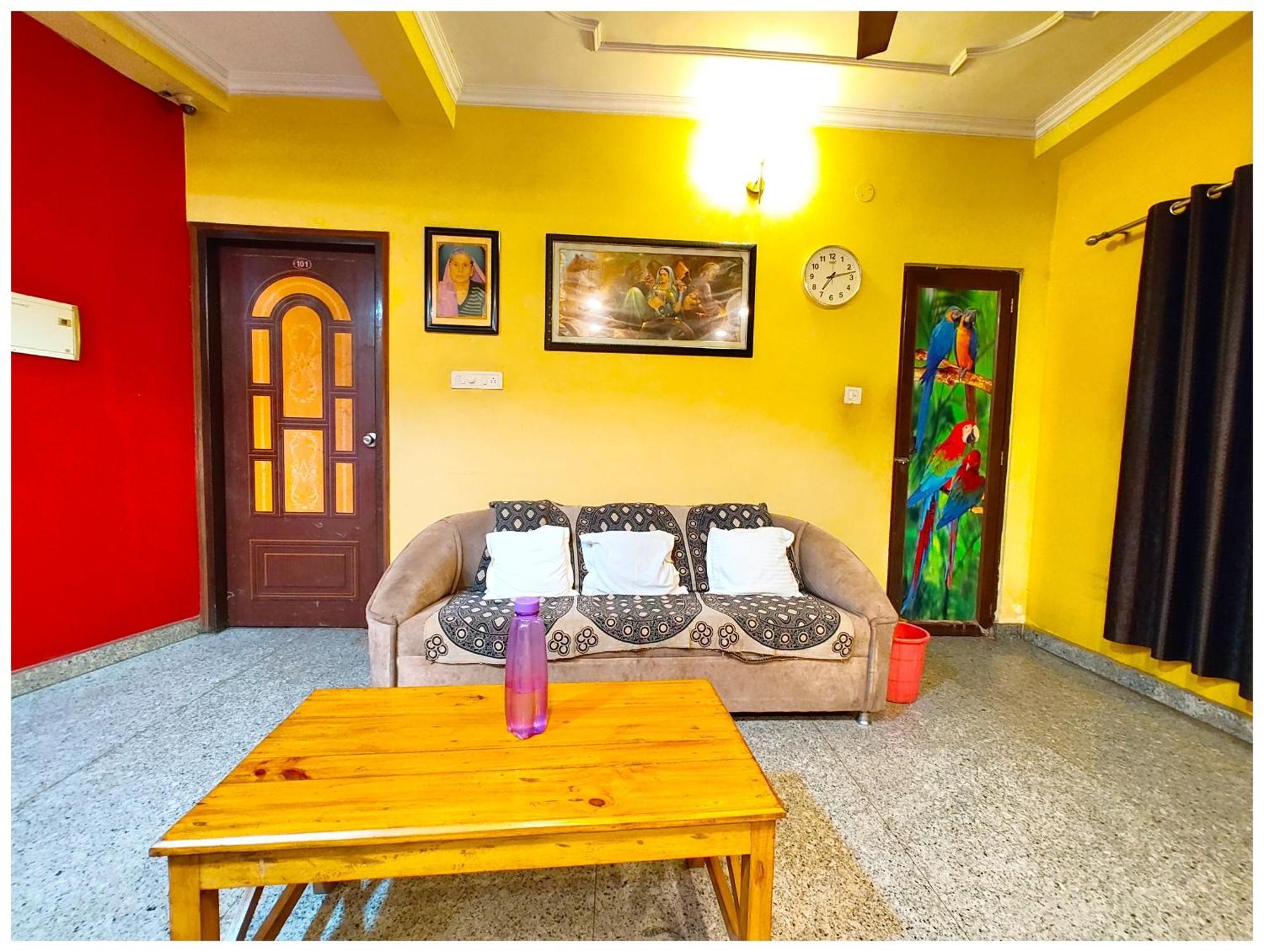 Kashi Near Railway Station - With #prime Location #wi-fi #hygience & Spacious - Near Kashi Vishwanath Temple And Ganga Ghat - A In Heart Of Hotel Varanasi