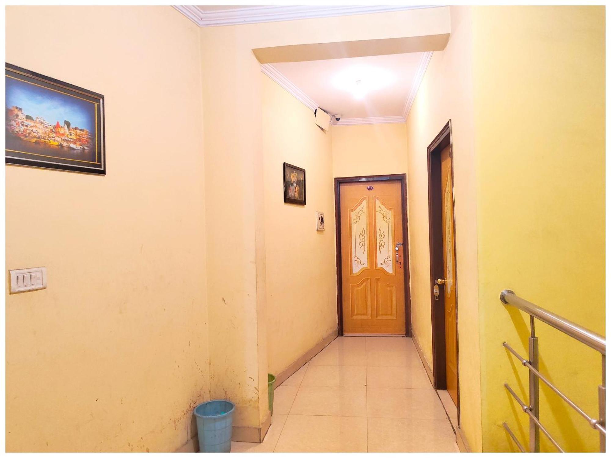Kashi Near Railway Station - With #prime Location #wi-fi #hygience & Spacious - Near Kashi Vishwanath Temple And Ganga Ghat - A In Heart Of