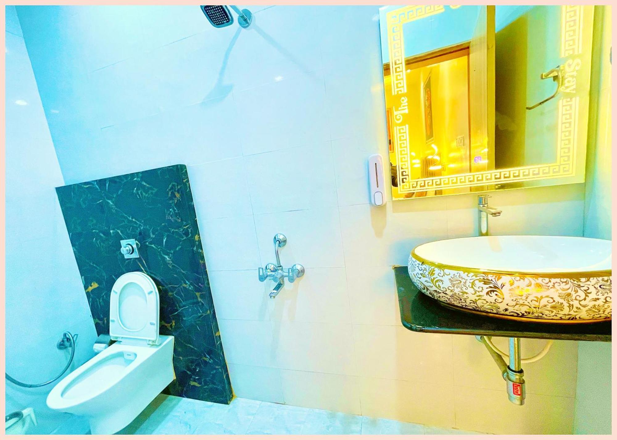 Guest house Vns The Premium The Banaras -near Kashi Vishwanath Temple - Free Wi-fi And Service Facilities - In