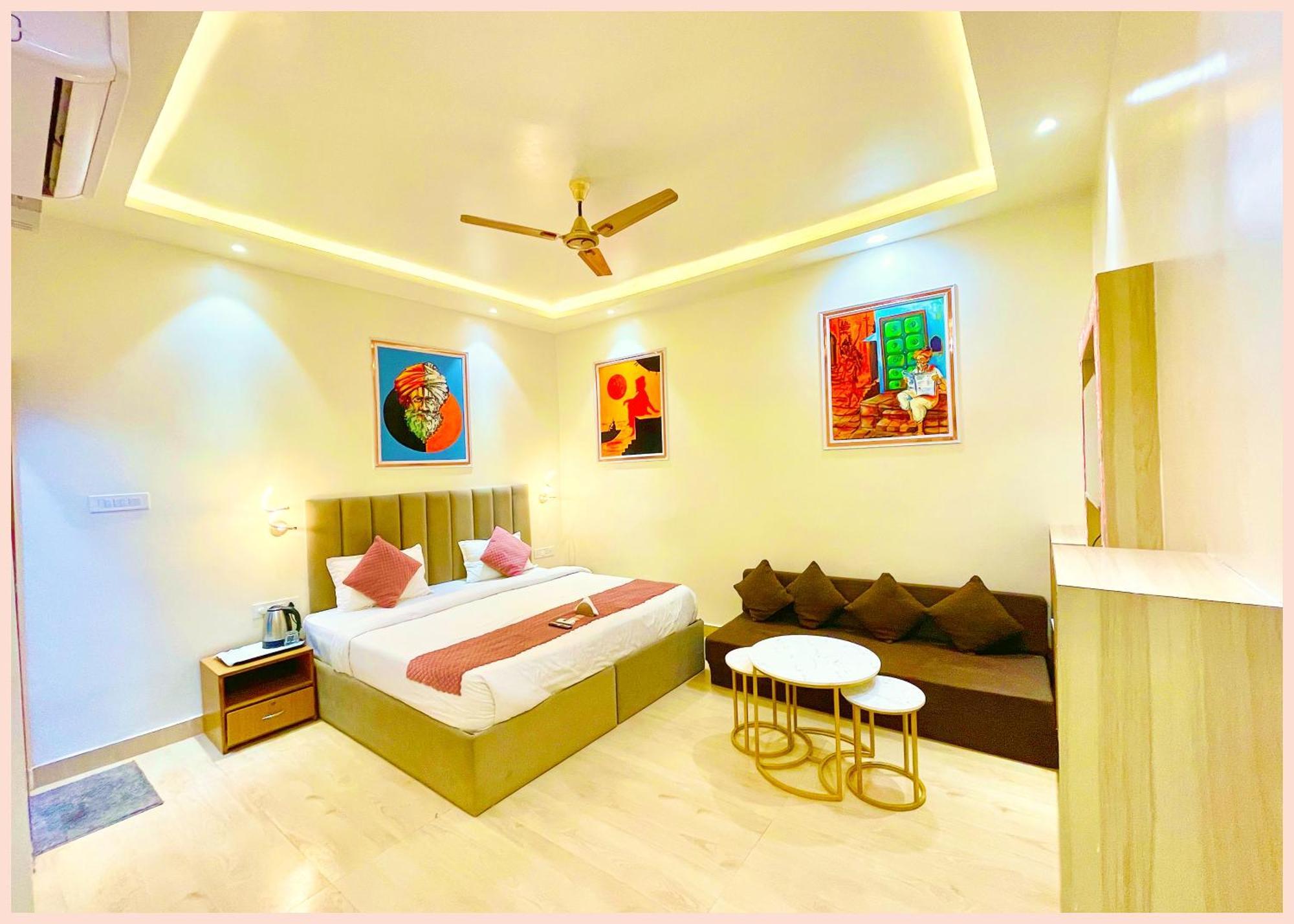 Vns The Premium The Banaras -near Kashi Vishwanath Temple - Free Wi-fi And Service Facilities - In