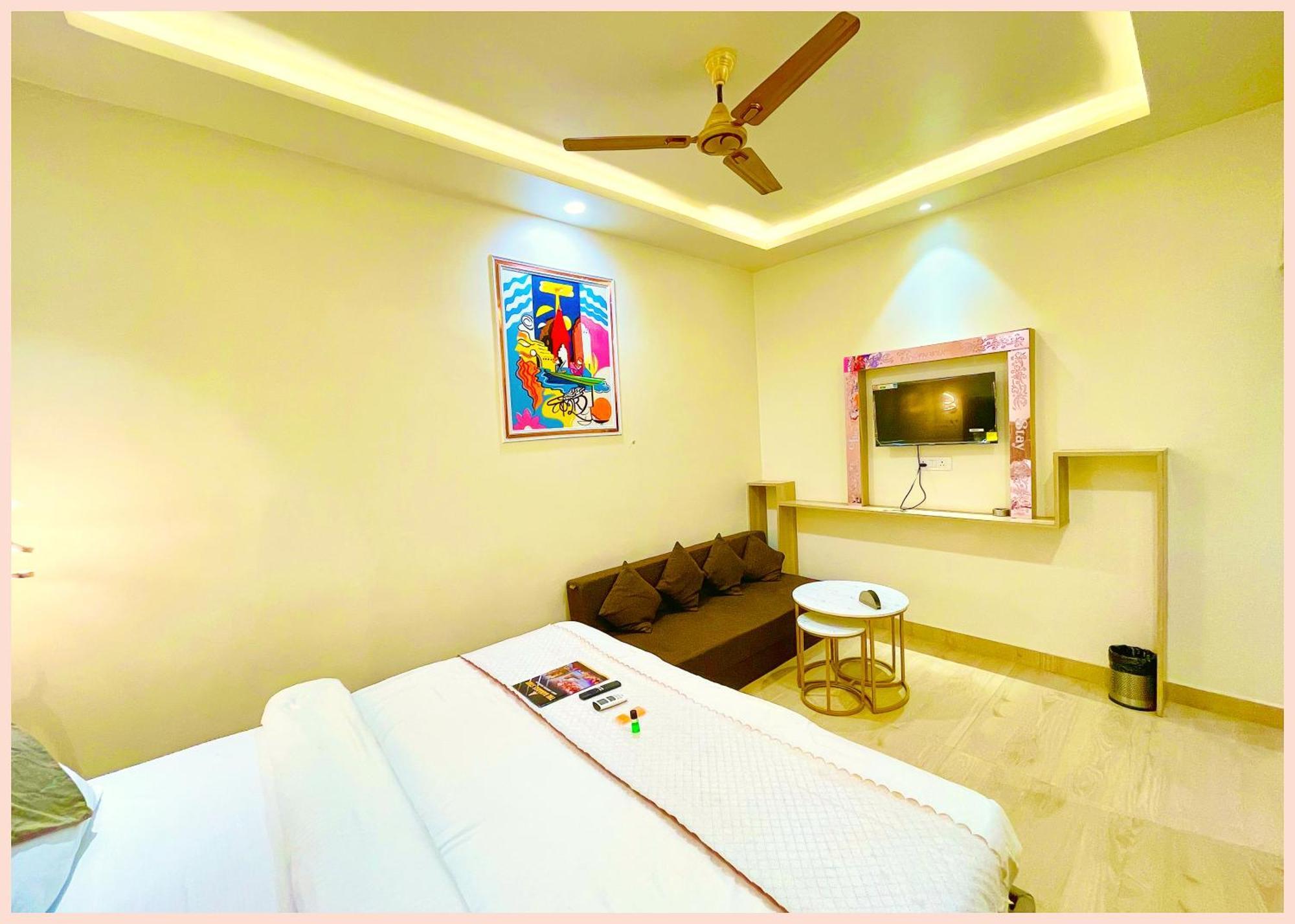 Vns The Premium The Banaras -near Kashi Vishwanath Temple - Free Wi-fi And Service Facilities - In Guest house Varanasi