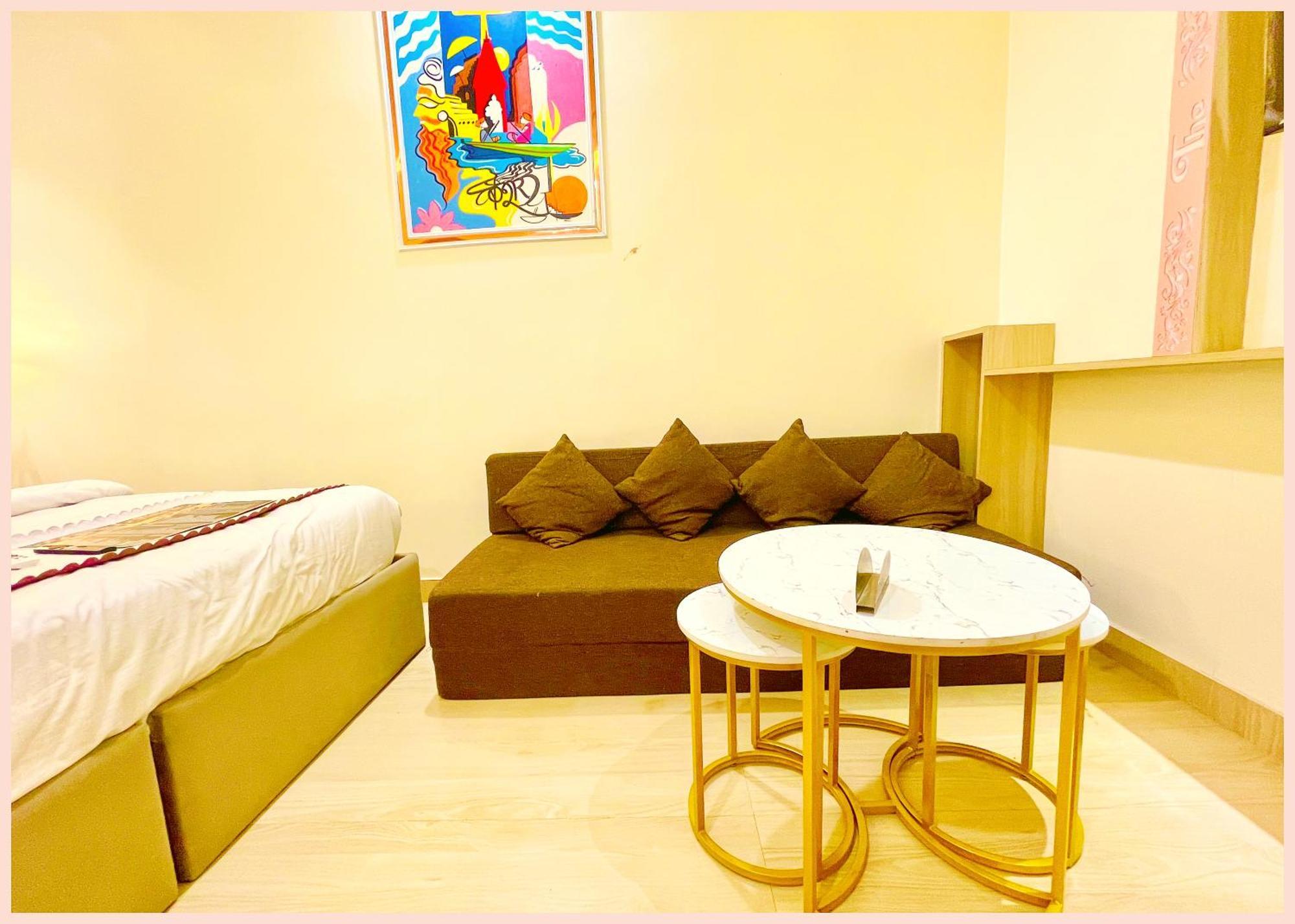 Guest house Vns The Premium The Banaras -near Kashi Vishwanath Temple - Free Wi-fi And Service Facilities - In *