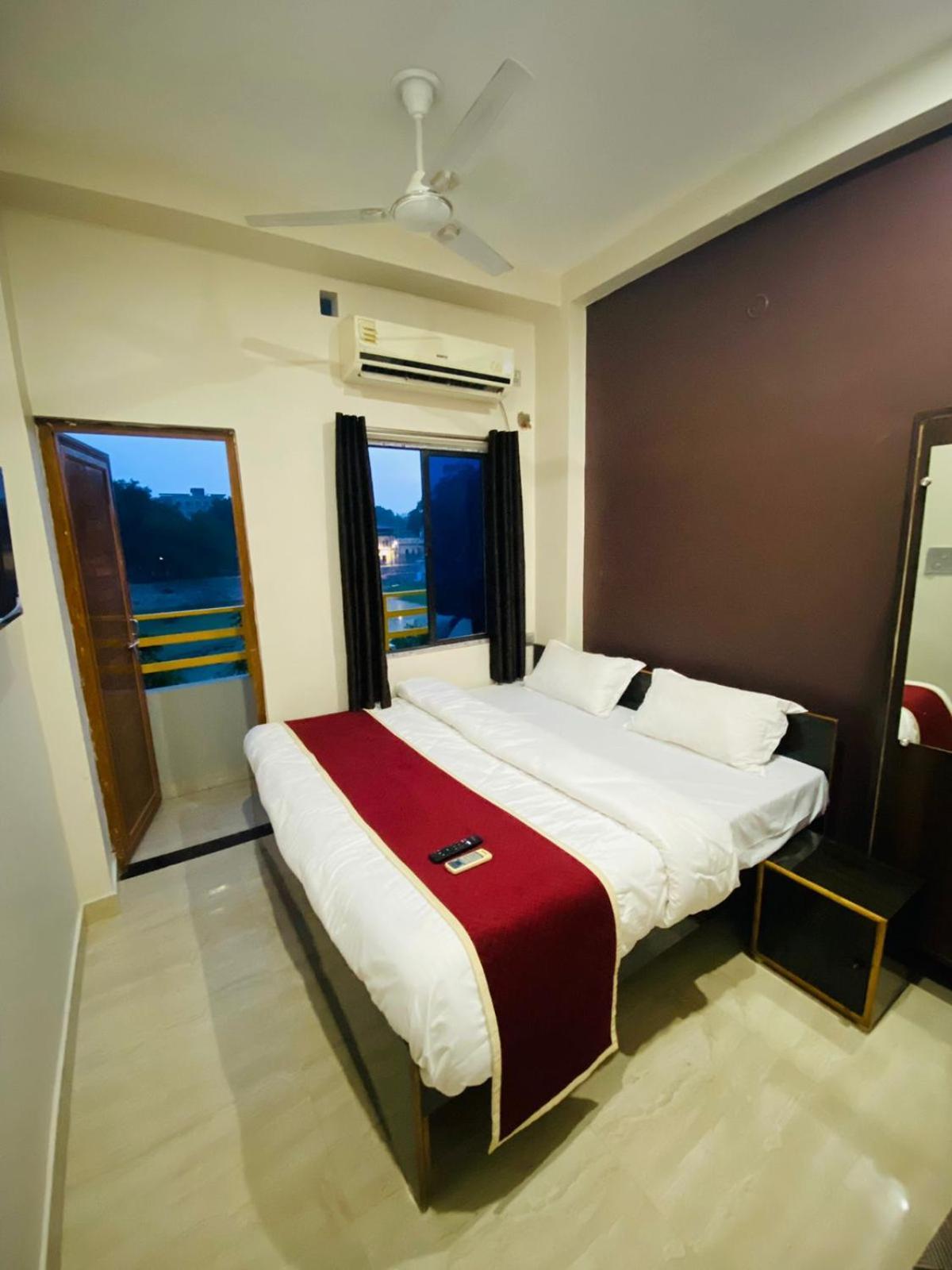Guest house Kashi Darshan