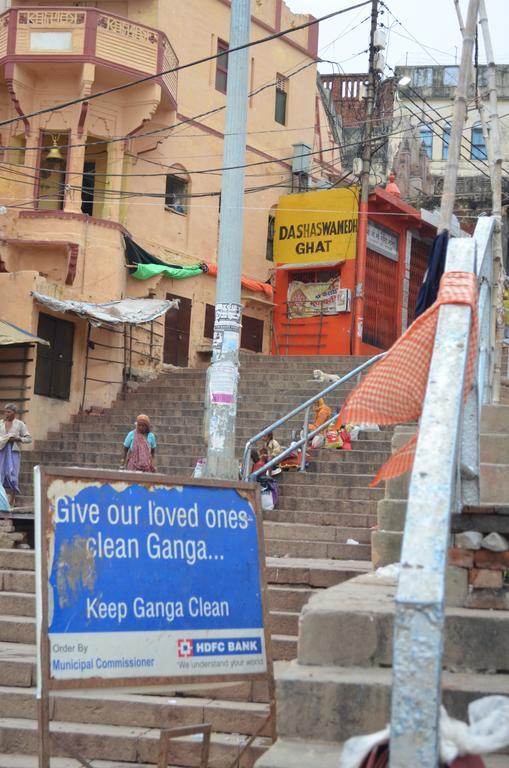 Somit Paying Varanasi