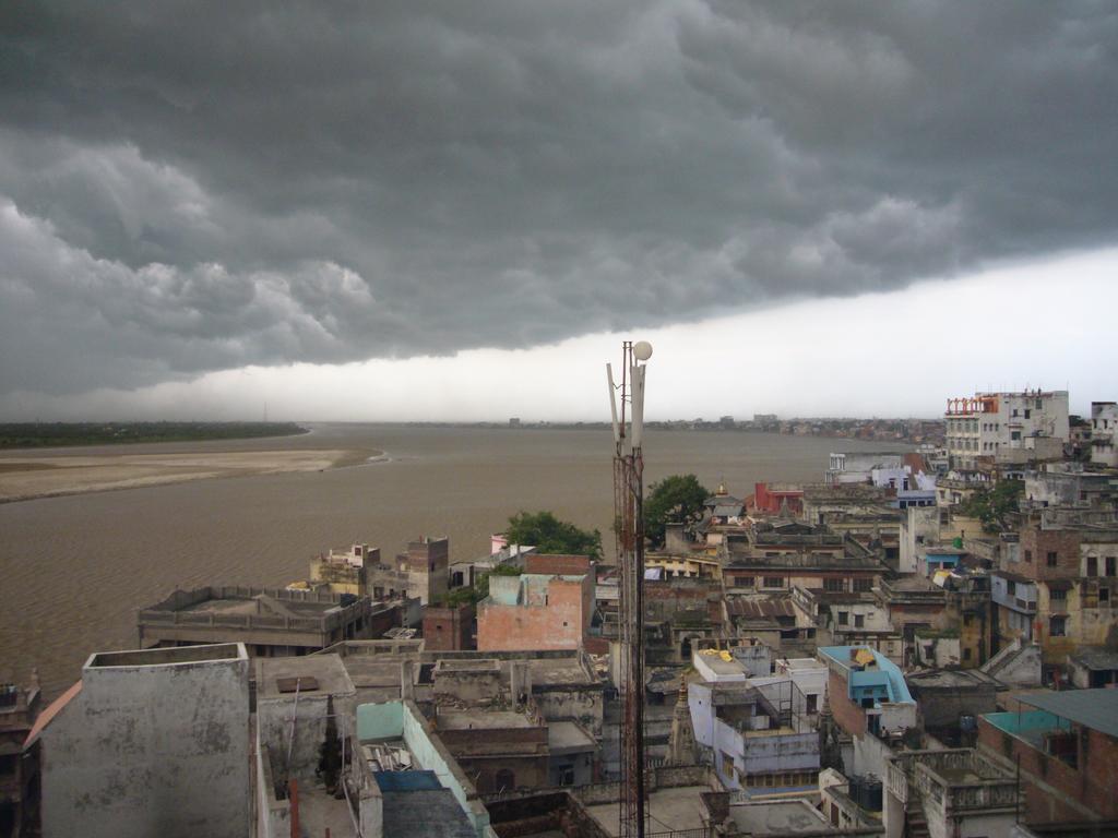 Grg Shanti Near Manikarnika Ghat Guest house 3*