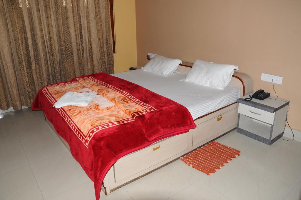 Guest house Hotel H.K.J International 3*