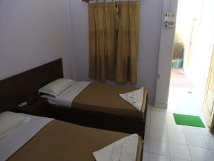 Hotel Elena 3*