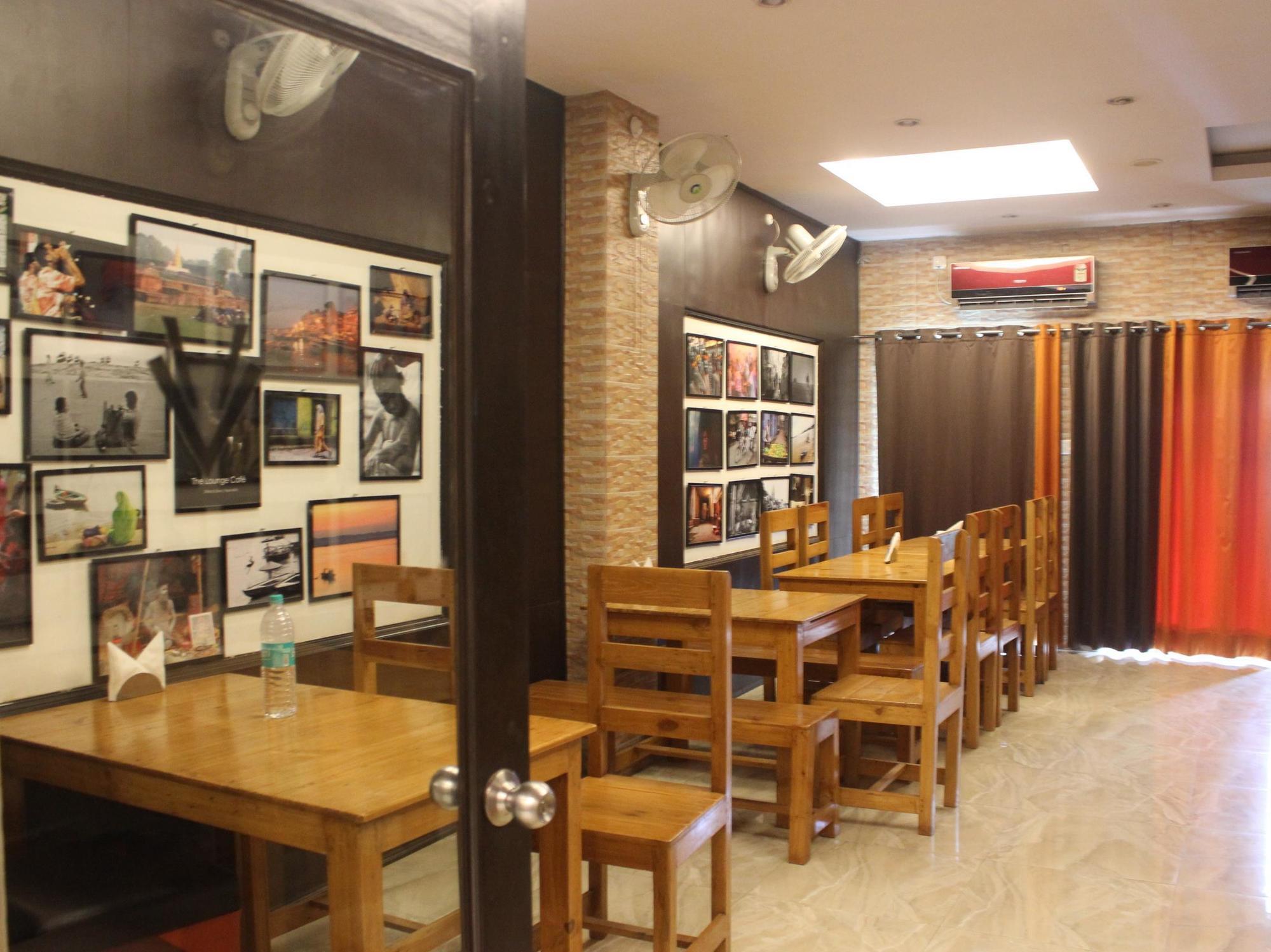 Varuna Hotel 3*