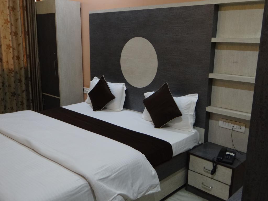 Guest house Hotel H.K.J International Varanasi