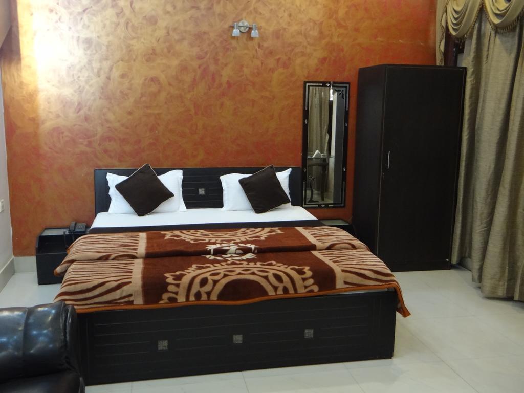 Guest house Hotel H.K.J International 3*