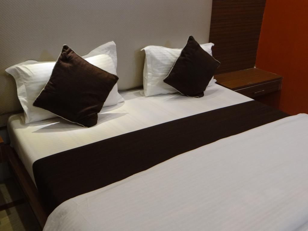 Hotel H.K.J International Guest house 3*