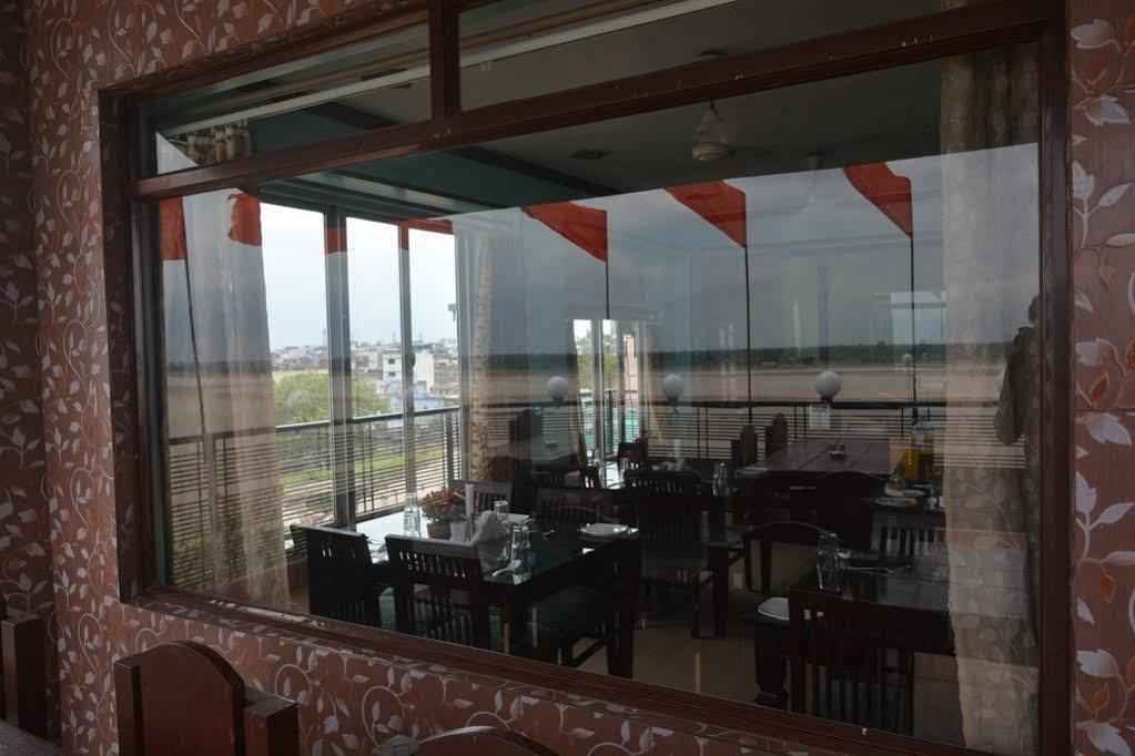 A Palace On River Hotel