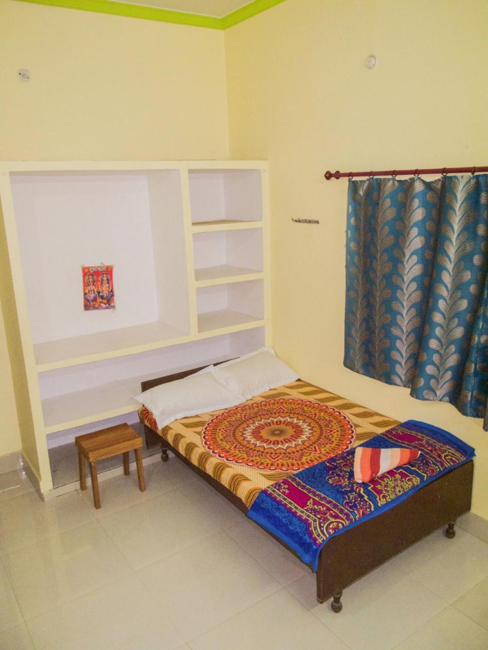 Gangotri Paying Guest House * Varanasi