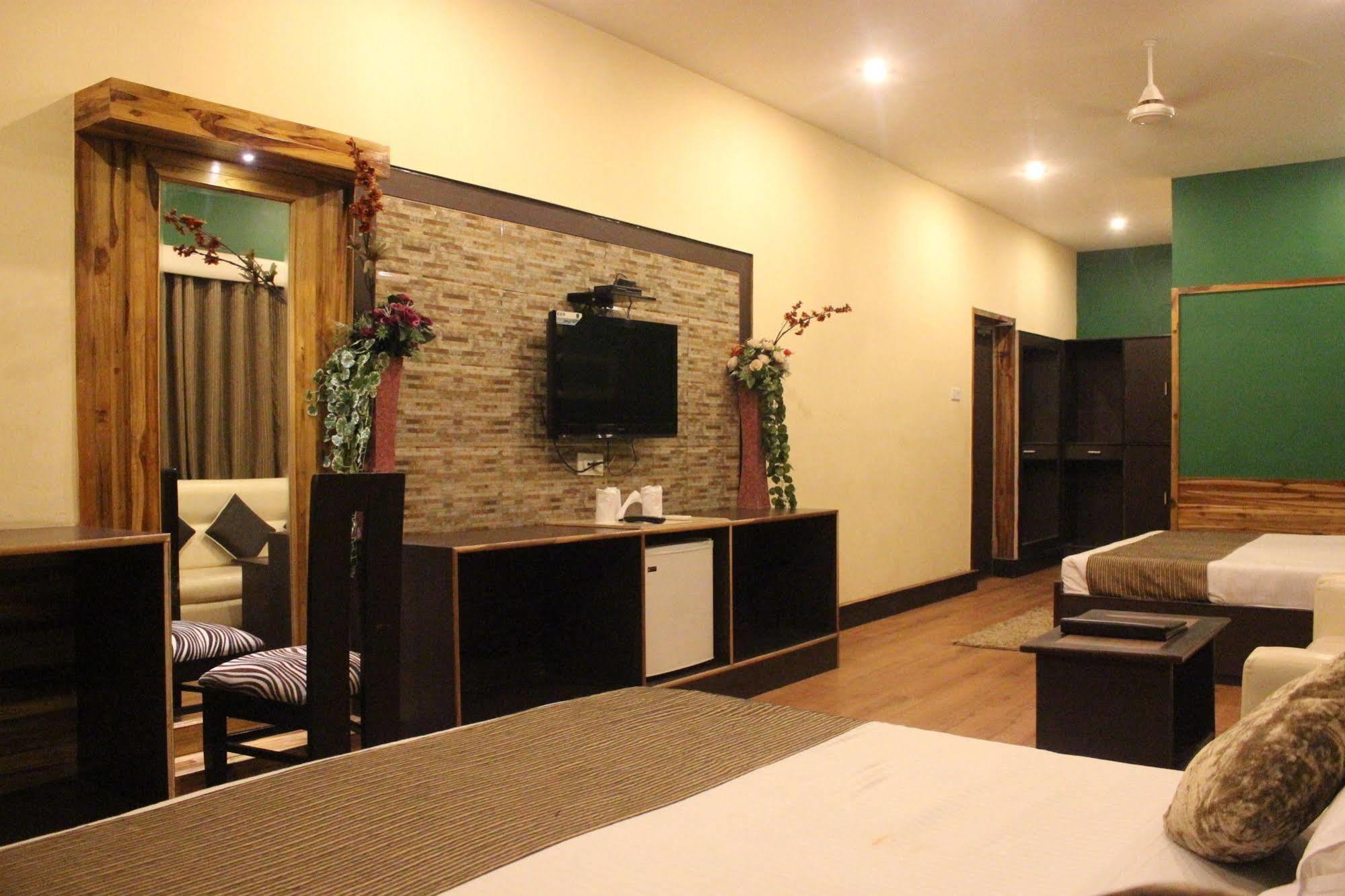 Hotel Varuna Varanasi