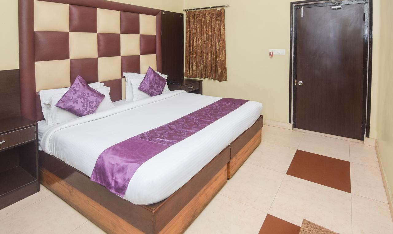 Varuna Hotel