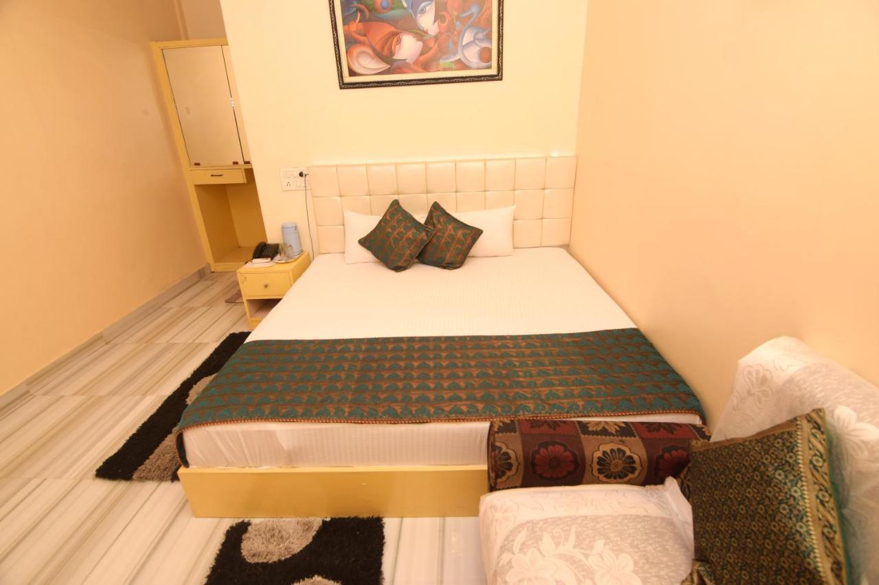 Ds Residency Varanasi-prime Location-parking * Varanasi