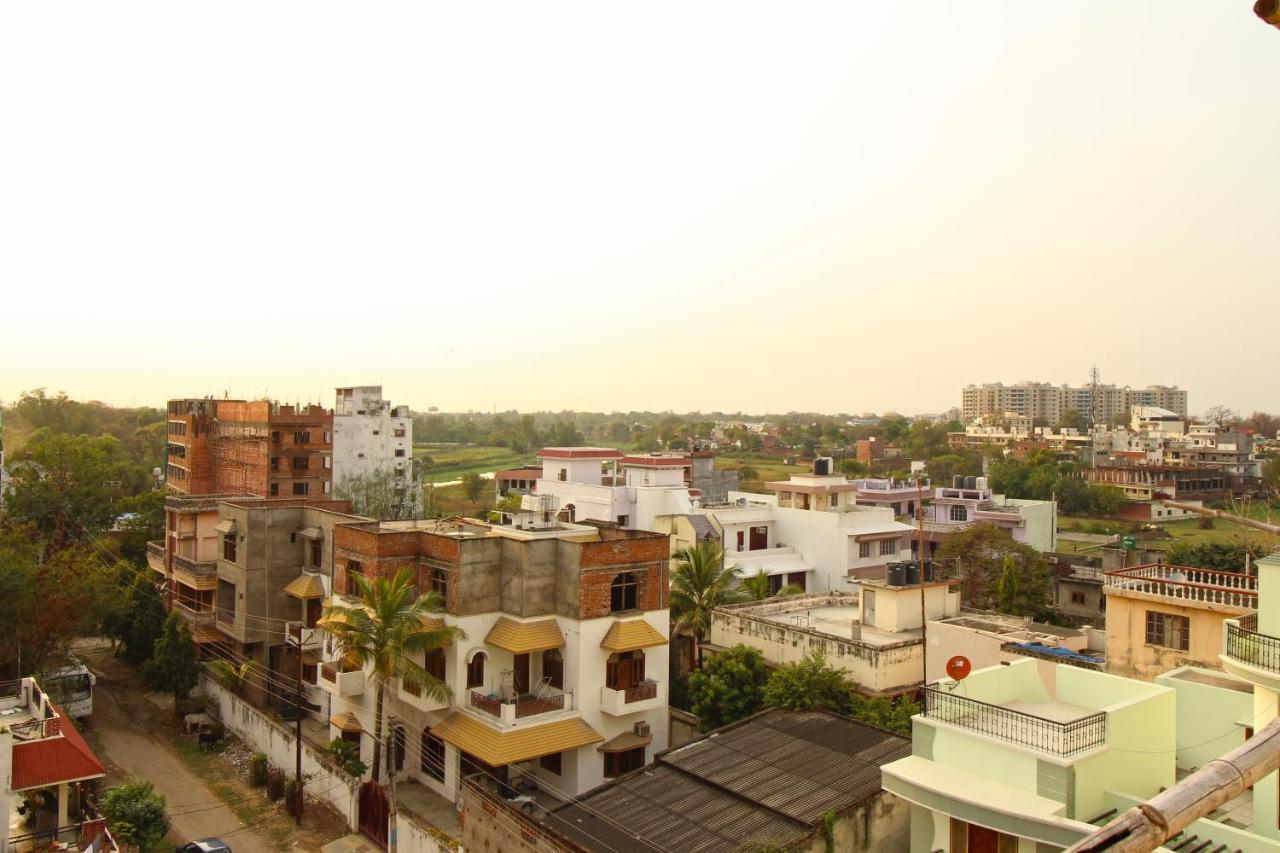 Capital O 4535 Uma Palace Hotel 3*