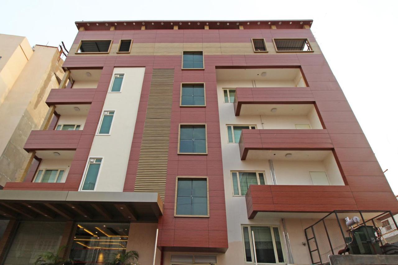 Capital O 4535 Uma Palace Hotel 3*