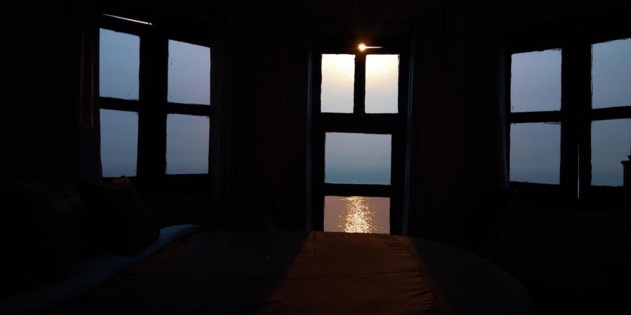 Elena 3* Varanasi