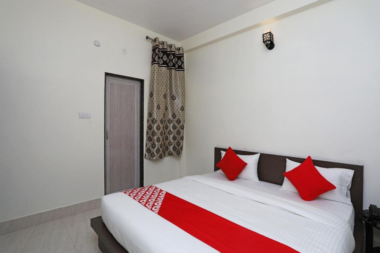 Oyo 16708 Sada Shiv 3*