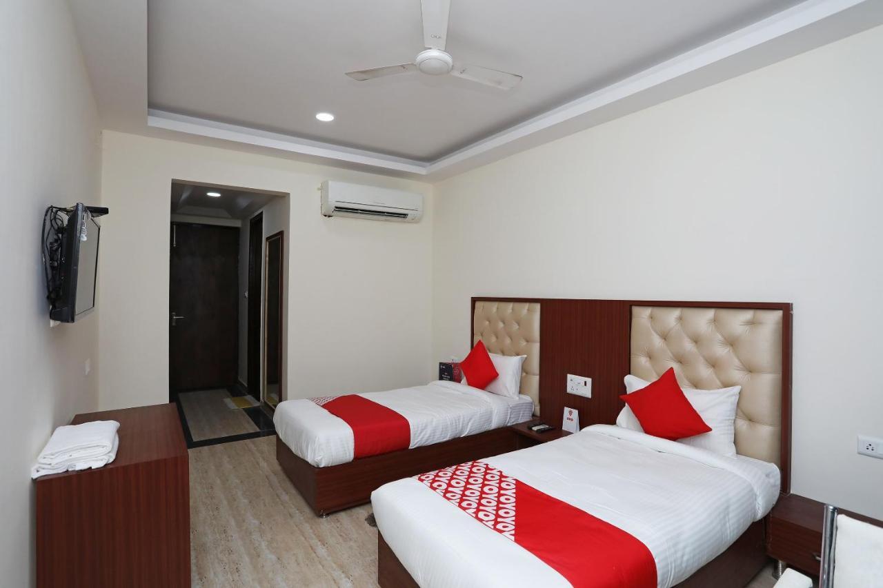 Oyo 19122 Mastana Palace Hotel