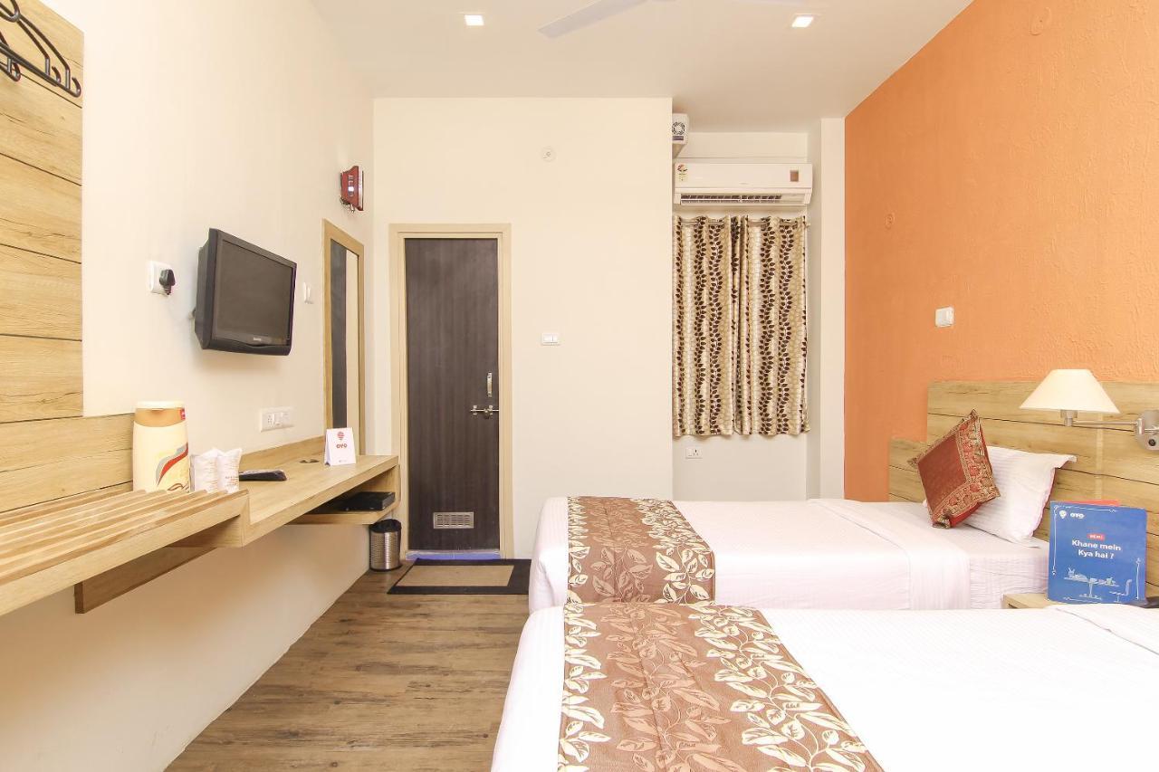 R B International 3* Varanasi
