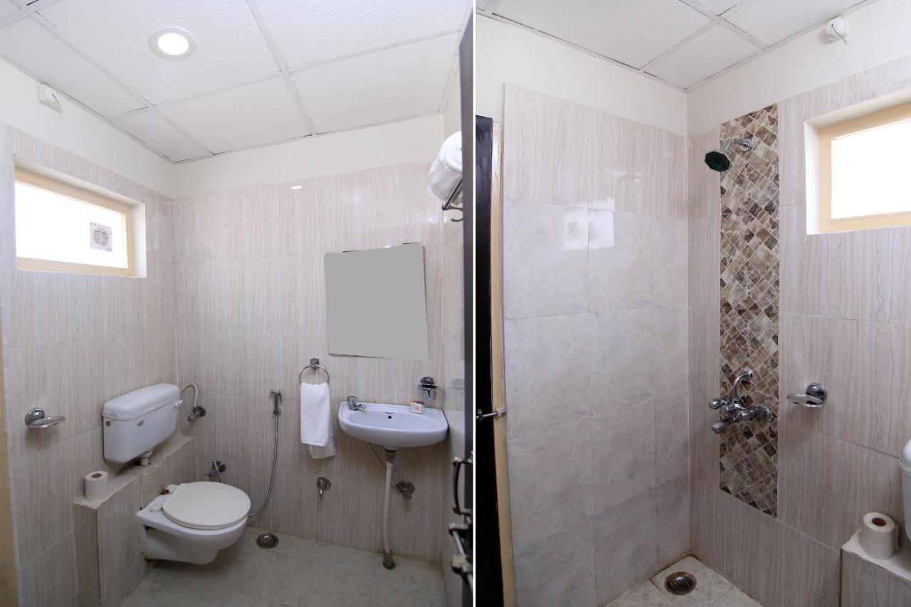 Hotel R B International Varanasi