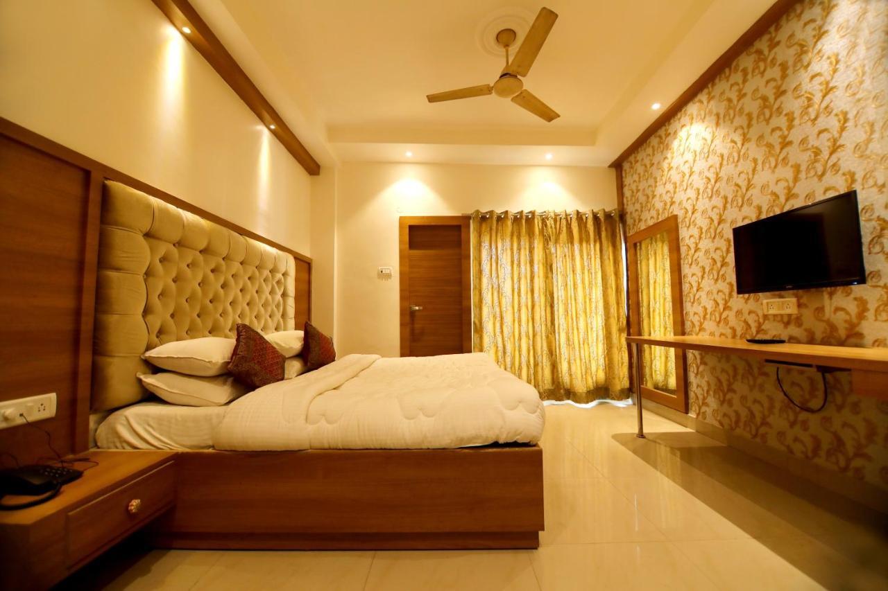 Sarin Hotel