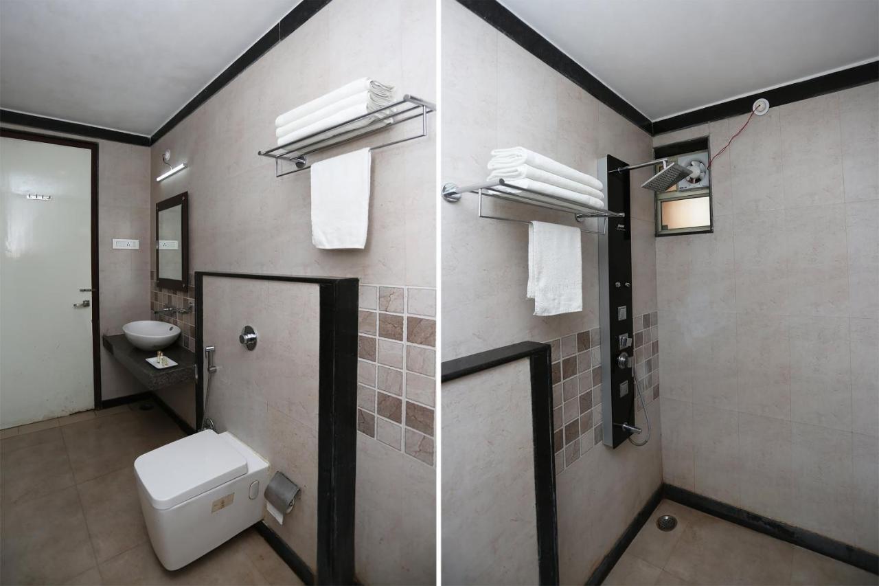 Capital O 4535 Uma Palace Hotel Varanasi