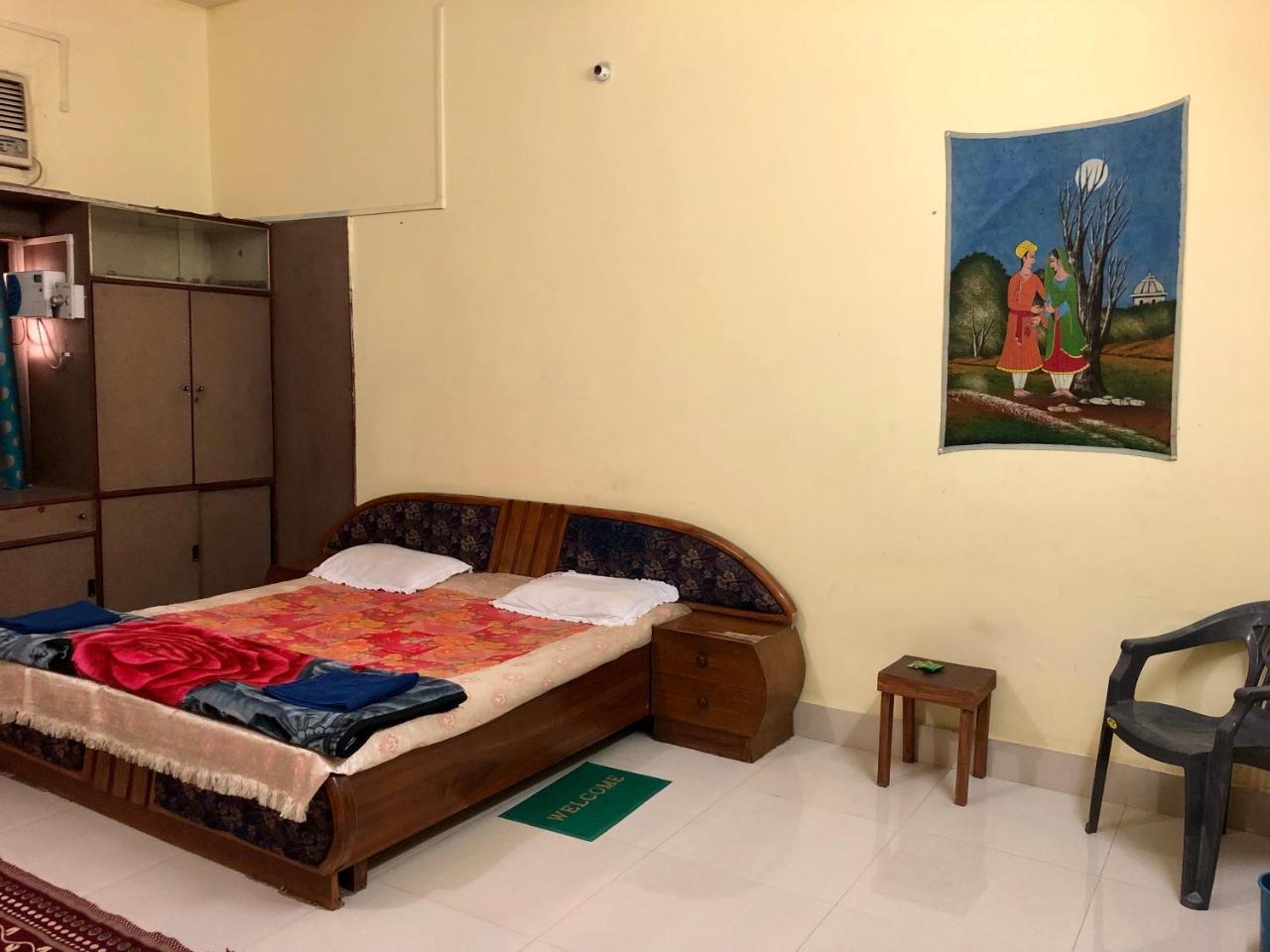 Hotel Gangotri Paying Guest House
