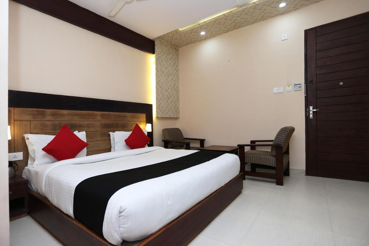 Hotel Capital O 4535 Uma Palace 3*