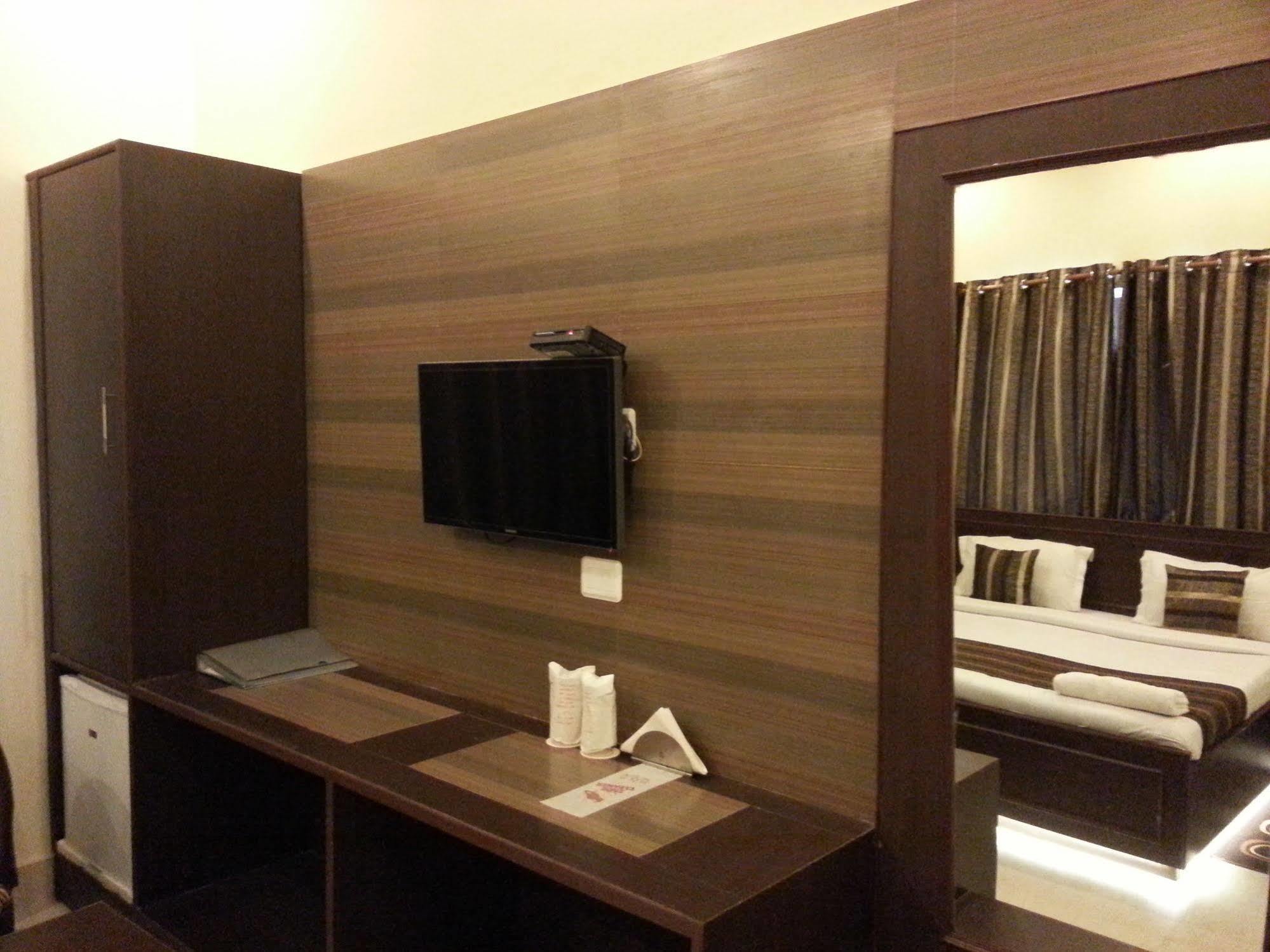 Varuna Hotel 3*