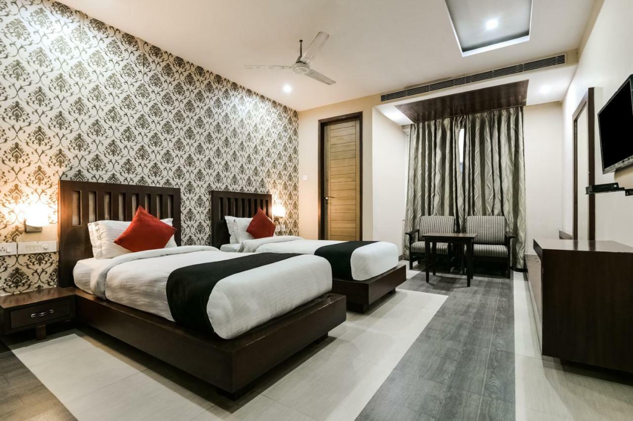 Hotel Capital O 4535 Uma Palace Varanasi
