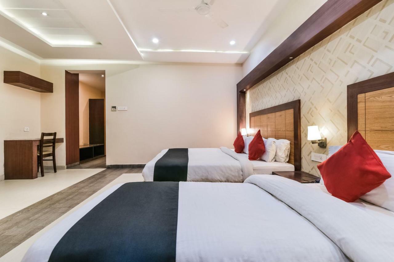 Hotel Capital O 4535 Uma Palace Varanasi