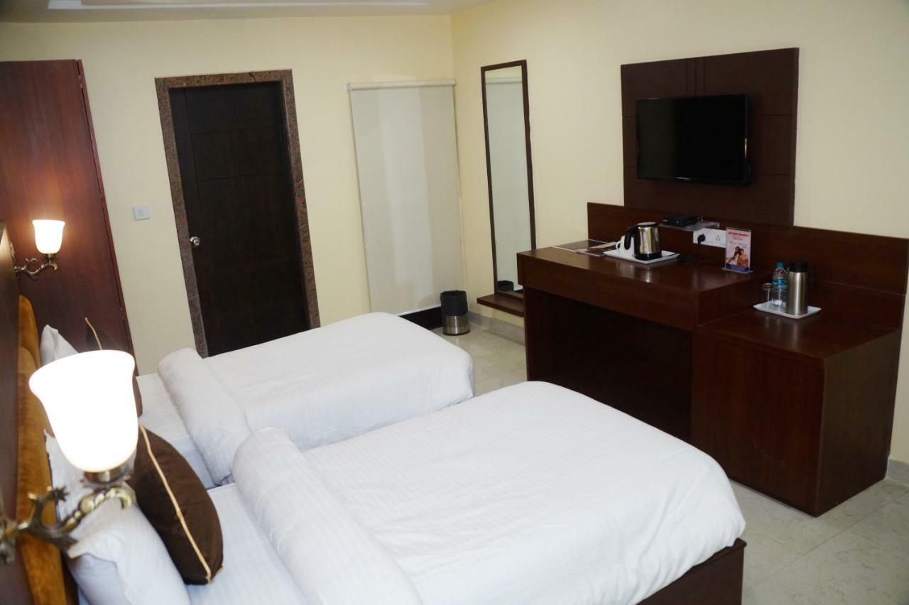 Hotel Shivoy Grand 3*